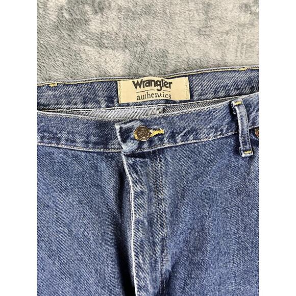 Wrangler Authentics Men’s Denim Jean Shorts Size 42 Relaxed Fit Blue - Picture 5 of 9